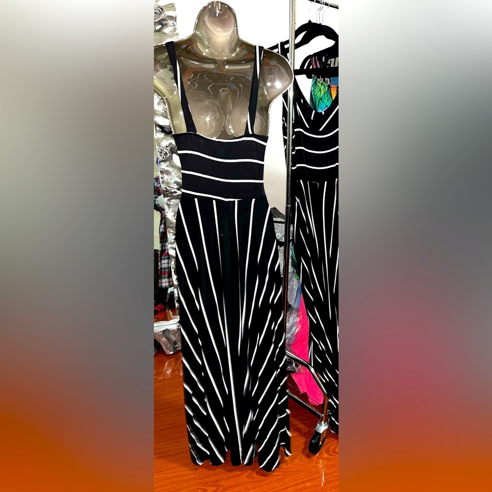 💎Maxi Dress💎 - Picture 2 of 6